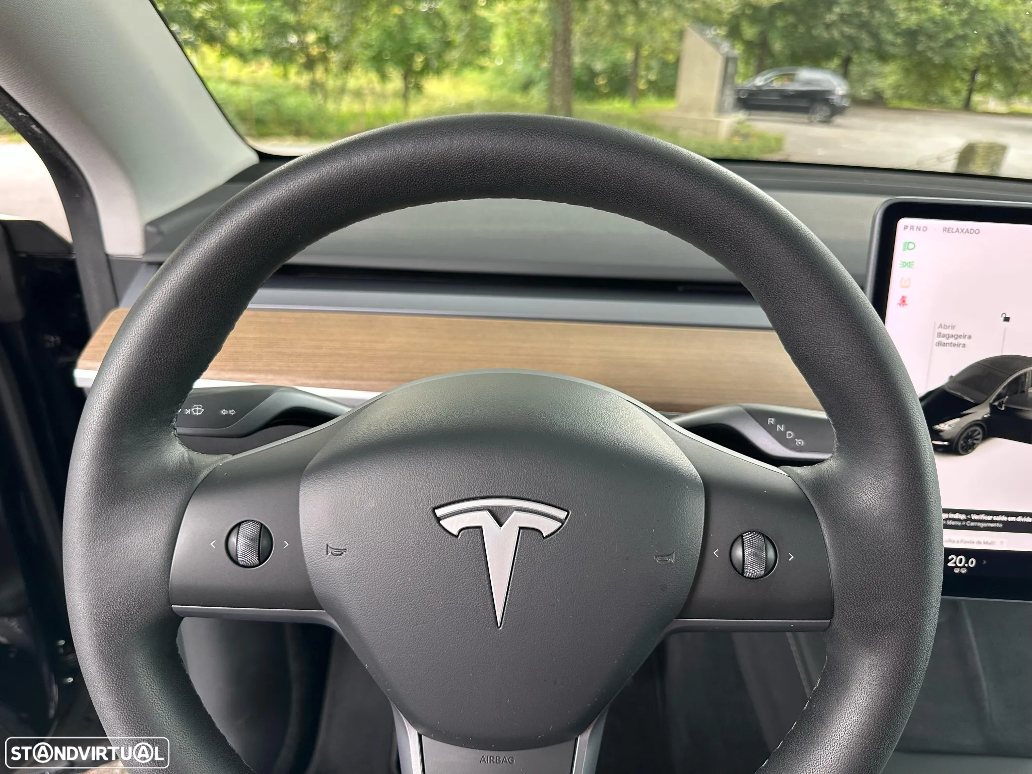 Tesla Model Y Long Range Dual Motor AWD - 23