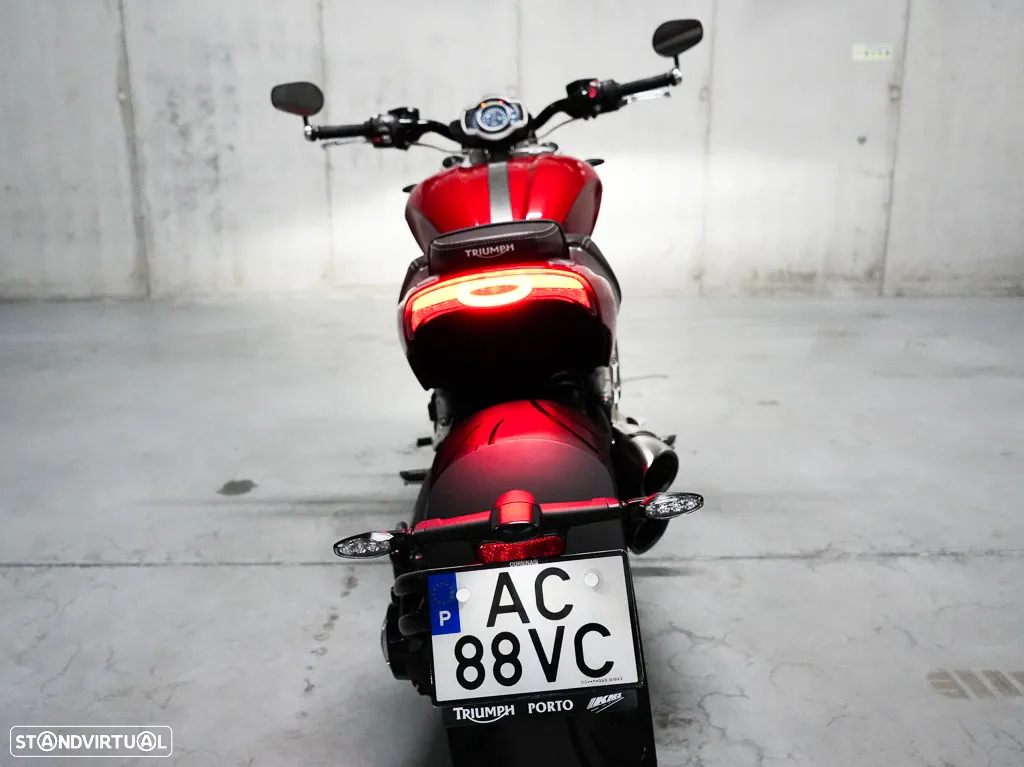 Triumph Rocket 3R - 19