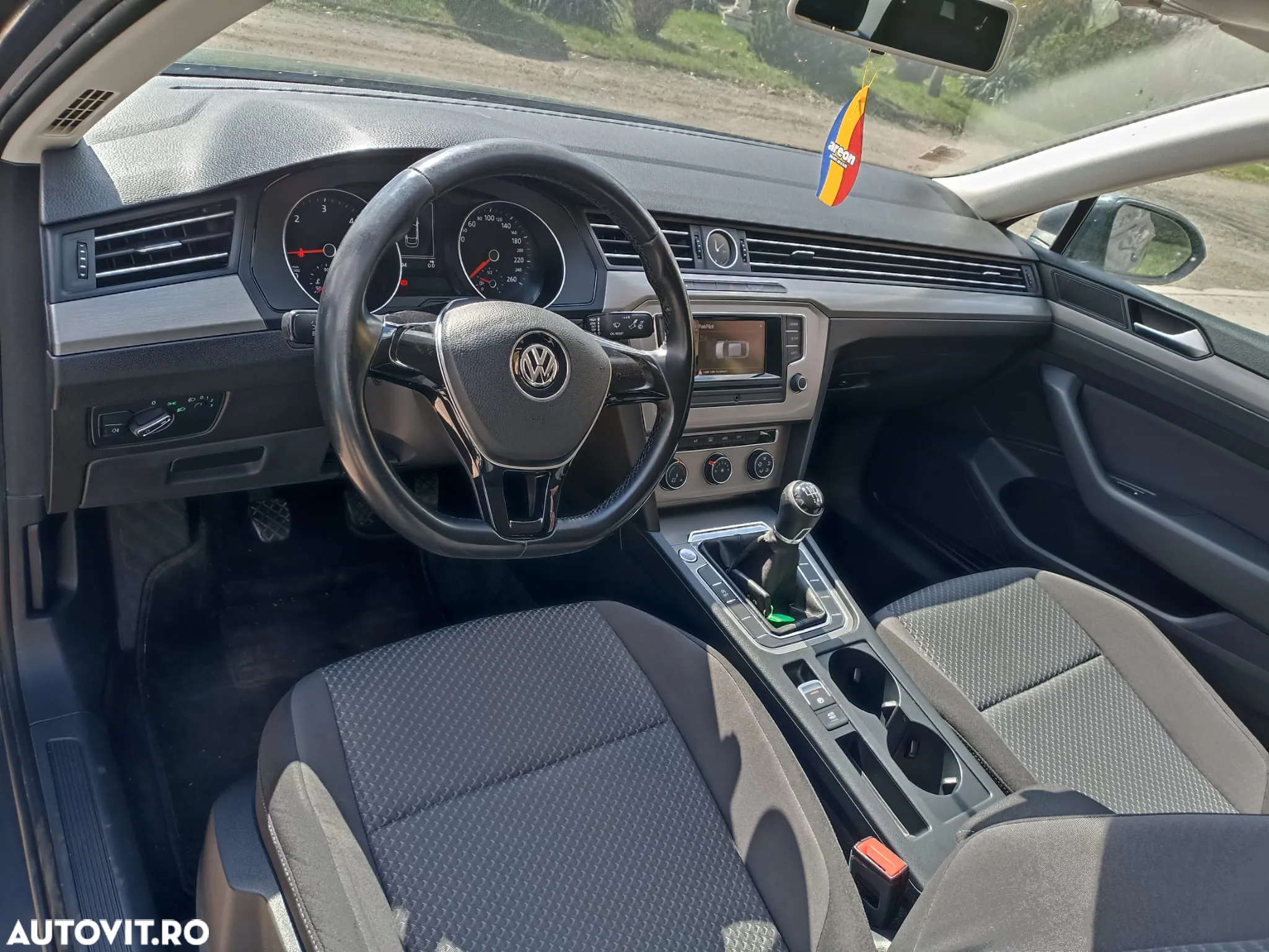 Volkswagen Passat - 9