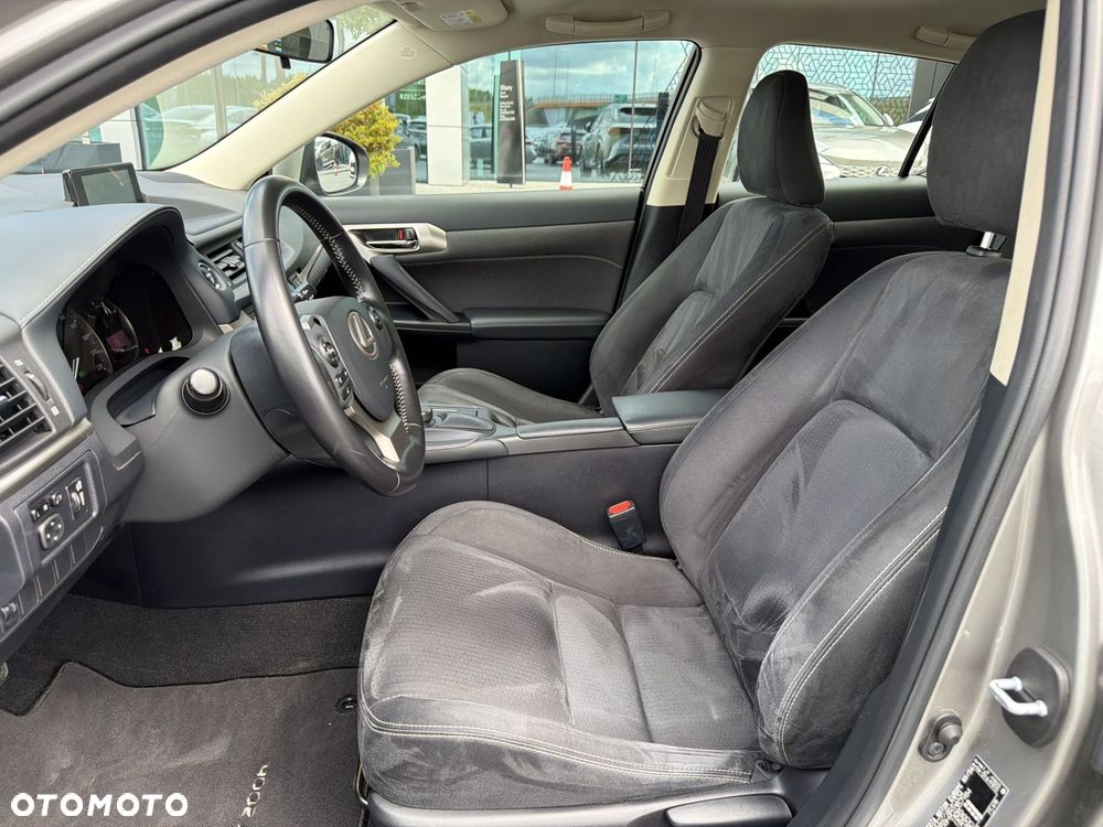 Lexus CT - 15