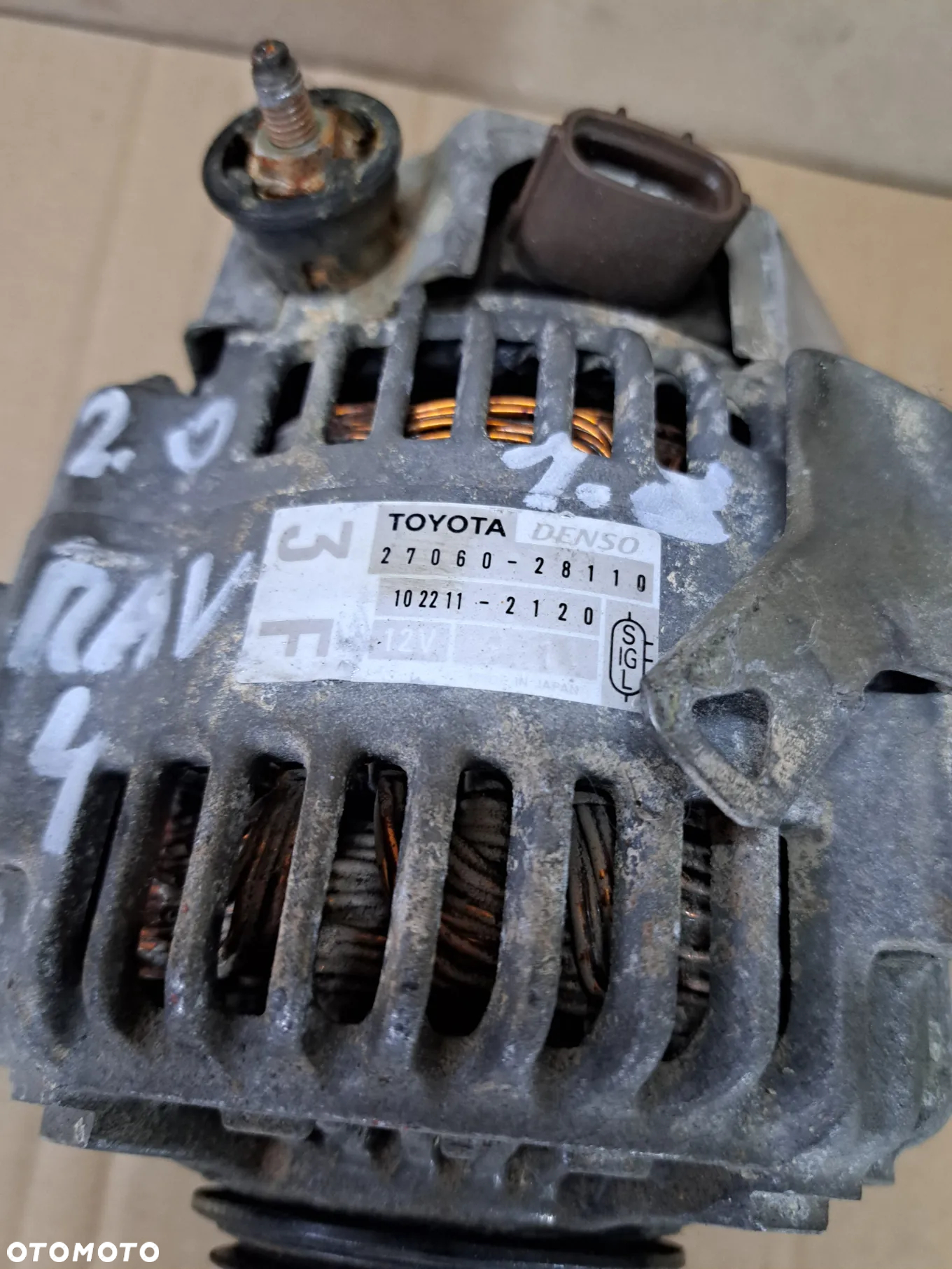 Toyota Rav4 II 2.0 VVTI benzyna alternator 27060-28110 - 2