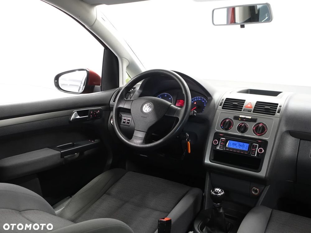 Volkswagen Touran - 30