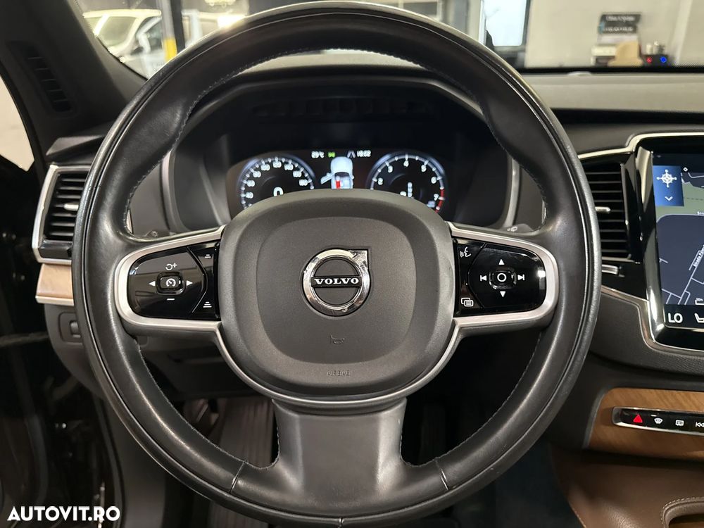 Volvo XC 90 - 18