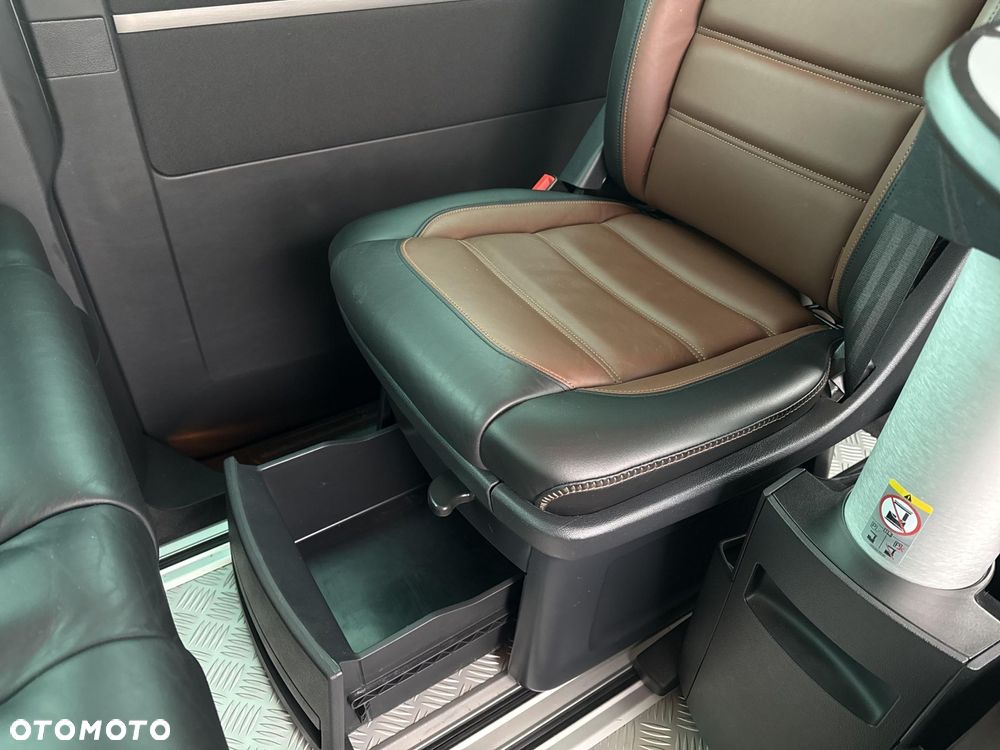 Volkswagen Multivan - 17