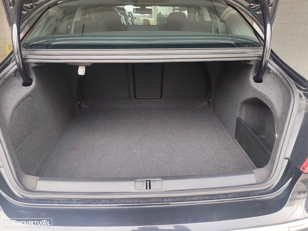 VW Passat CC 2.0 TDi BlueMotion - 16