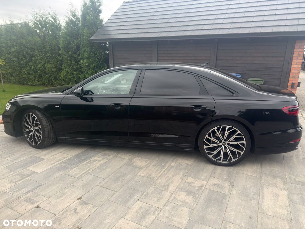 Audi A8 - 4