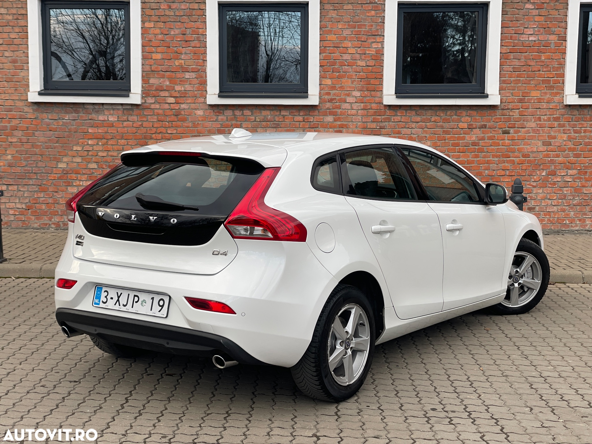 Volvo V40 D4 Ocean Race - 4