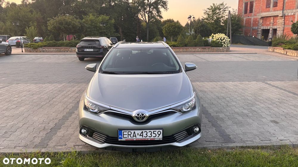 Toyota Auris 1.4 D-4D Touring Sports - 14