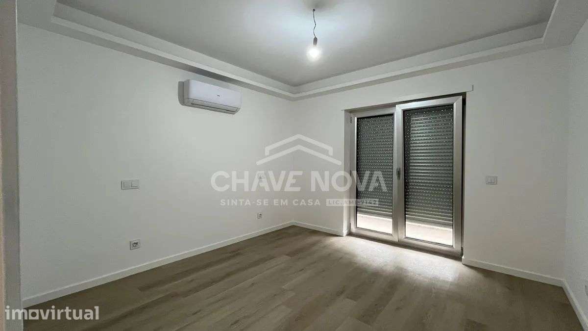 T4 Remodelado c/ Garagem Box em Oliveira do Douro - Grande imagem: 4/28