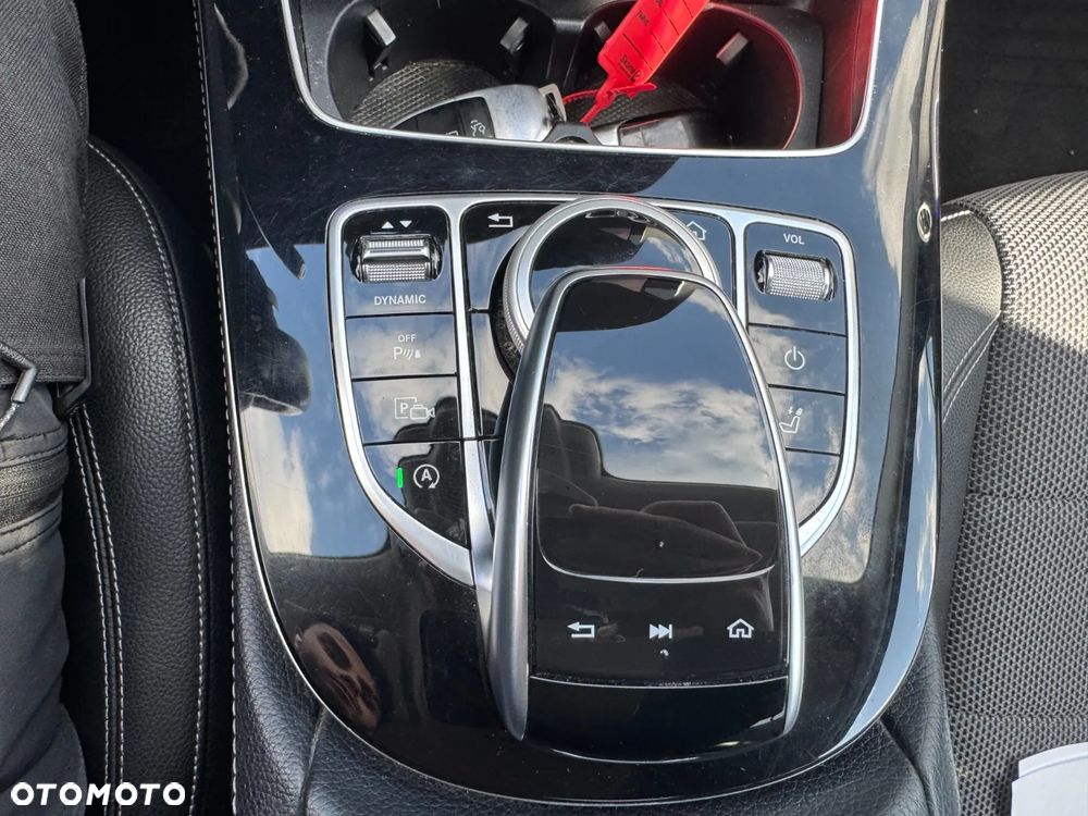 Mercedes-Benz Klasa E 220 d 4-Matic 9G-TRONIC - 12