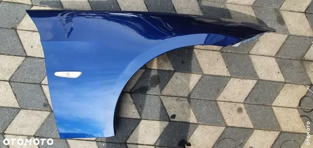 BMW E90 BŁTONIK PRAWY LEMANS BLUE - 1