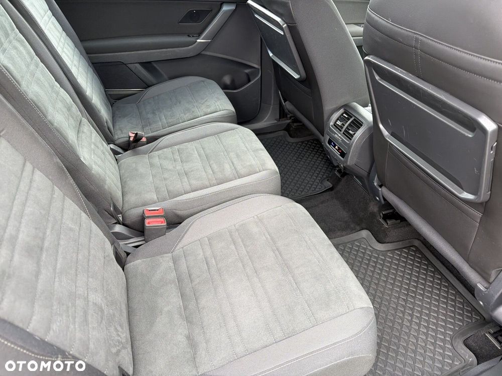 Volkswagen Touran - 37