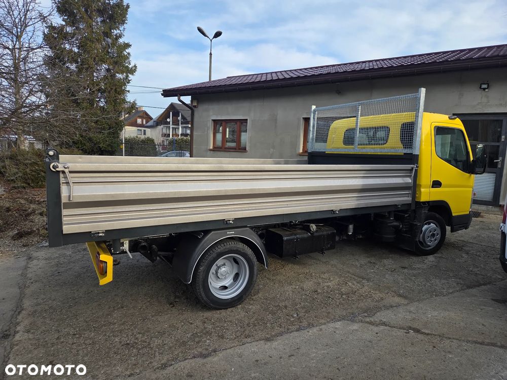 Mitsubishi Fuso - 4