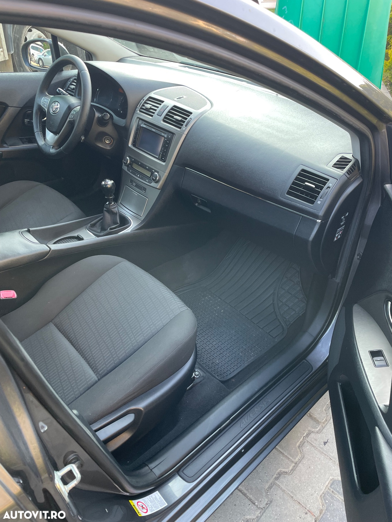 Toyota Avensis 2.0 D-4D Executive - 8