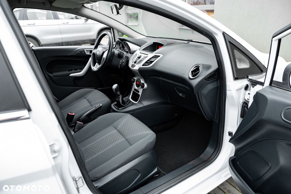 Ford Fiesta 1.6 Ti-VCT Titanium - 21