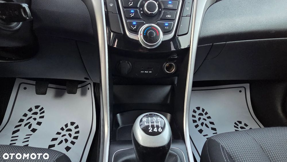 Hyundai i30 i30cw 1.4 Intro Edition - 23