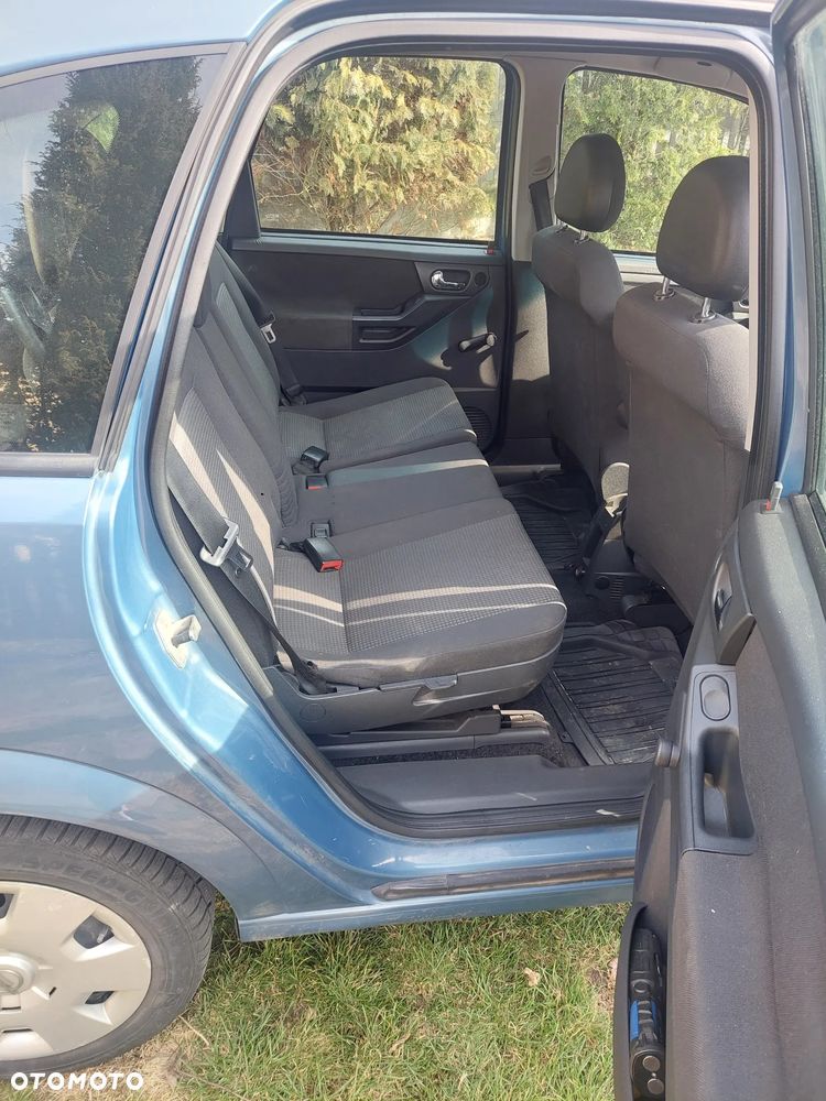 Opel Meriva - 11