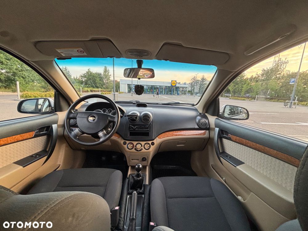 Chevrolet Aveo - 11