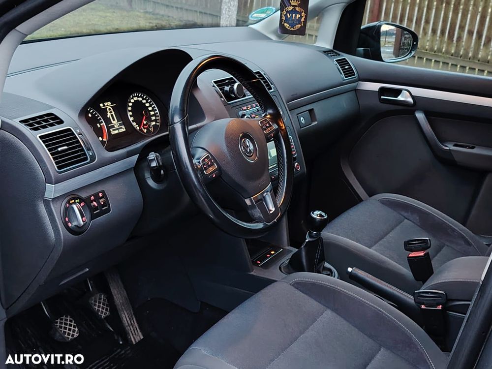 Volkswagen Touran 2.0 TDI DPF STYLE - 6