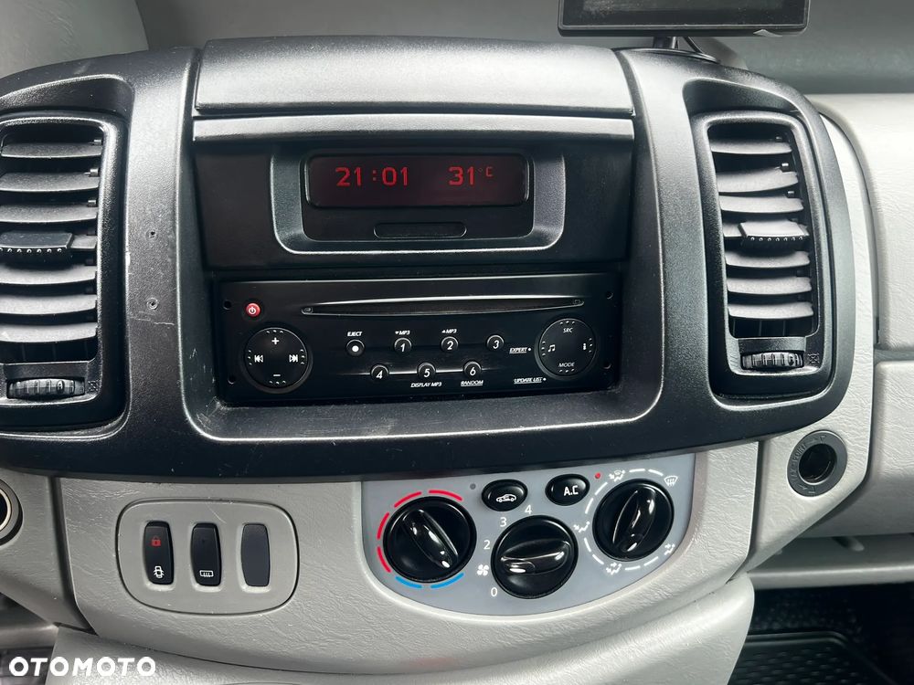 Renault Trafic - 15