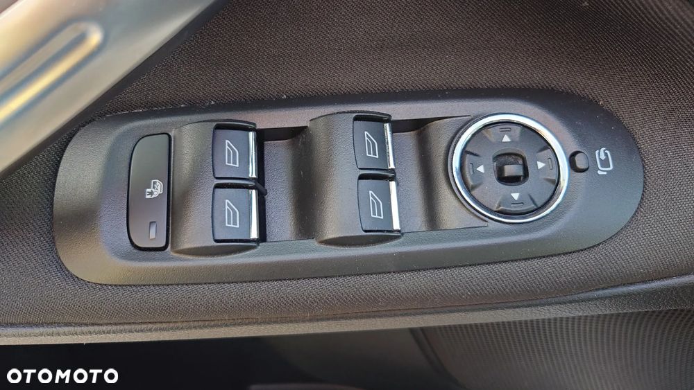 Ford S-Max - 12