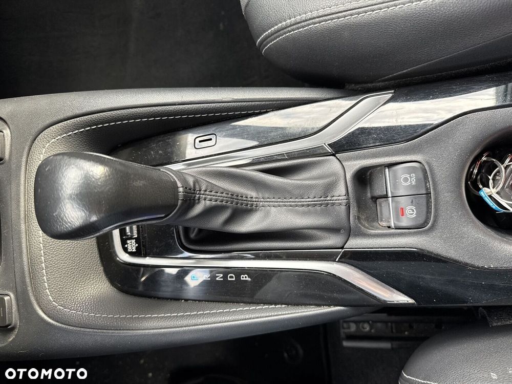 Toyota Corolla 1.8 Hybrid Comfort - 23