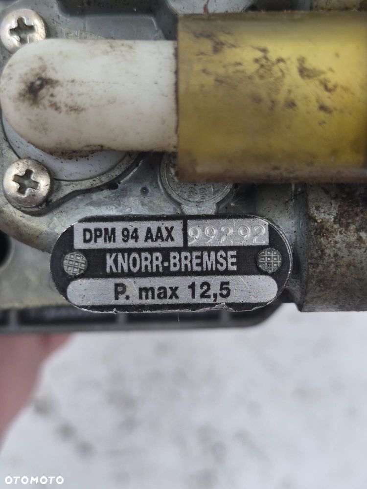 ZAWÓR HAMULCA RĘCZNEGO  IVECO EUROCARGO - 3