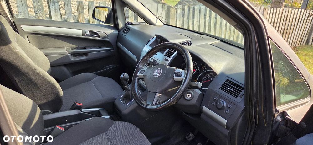 Opel Zafira 2010 photo 4