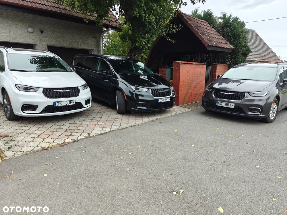 Chrysler Pacifica - 14