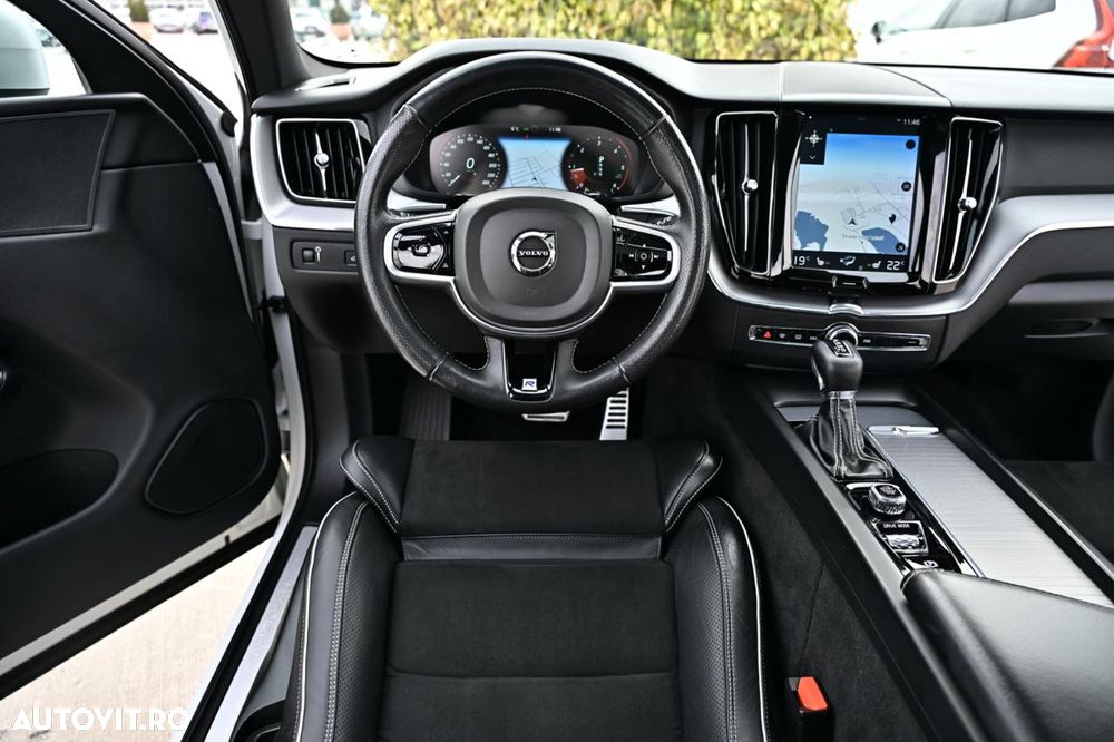 Volvo XC 60 D5 AWD Geartronic RDesign - 24