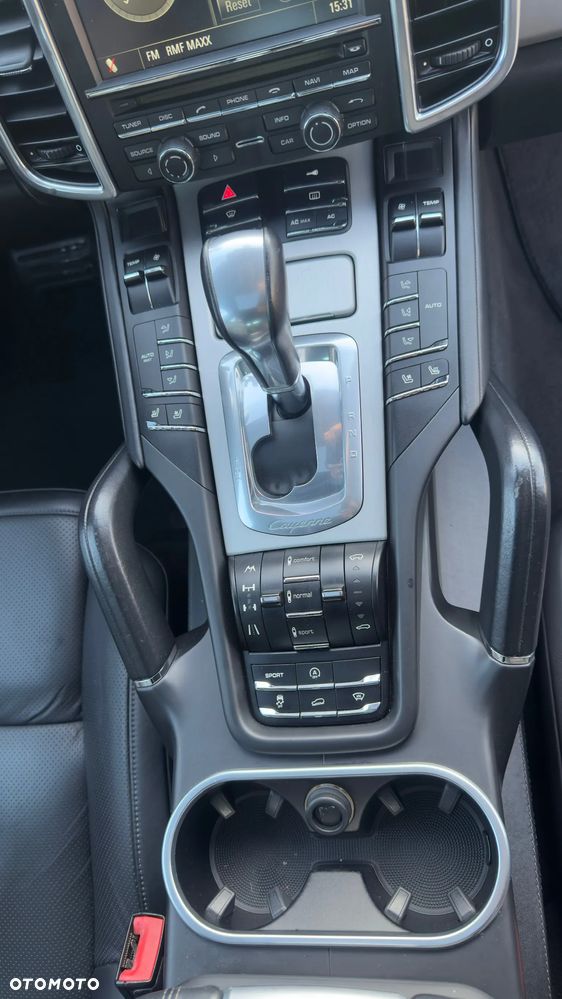 Porsche Cayenne - 22