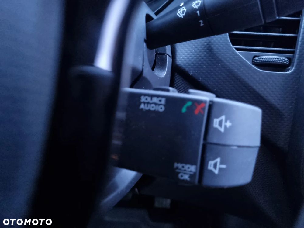 Renault Captur 0.9 Energy TCe Life EU6 - 19