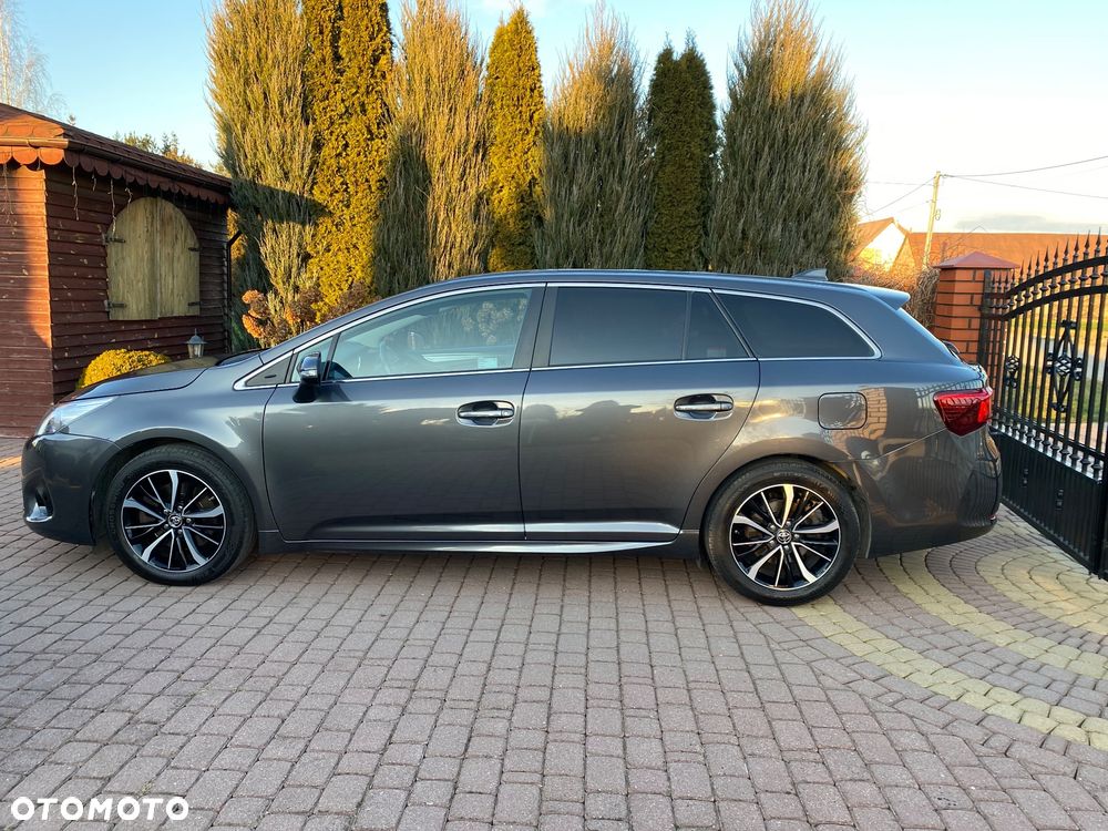 Toyota Avensis 2.0 D-4D Premium - 10