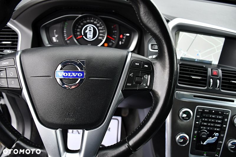Volvo XC 60 D4 Geartronic Momentum - 18