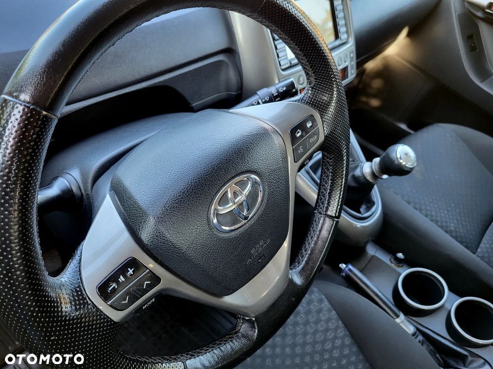 Toyota Verso 2.0 D-4D Sol plus - 16