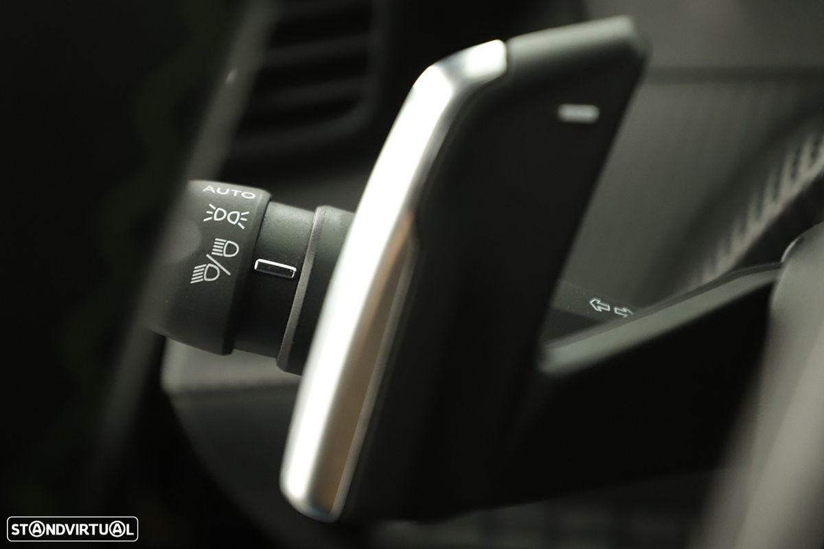 Peugeot 2008 1.2 PureTech GT EAT8 - 18