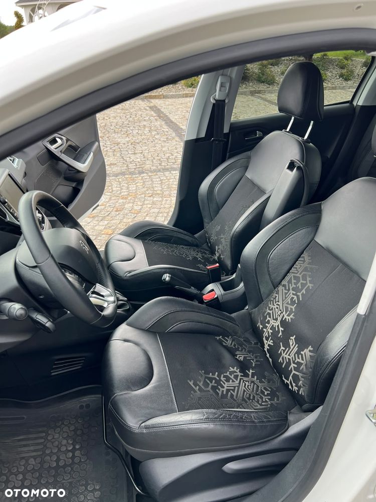 Peugeot 208 1.6 e-HDi Allure STT - 13