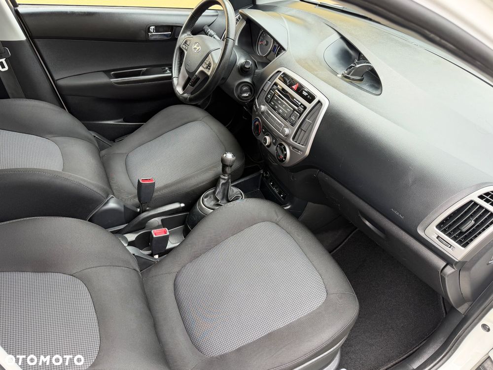 Hyundai i20 1.2 Fifa World Cup Edition - 31