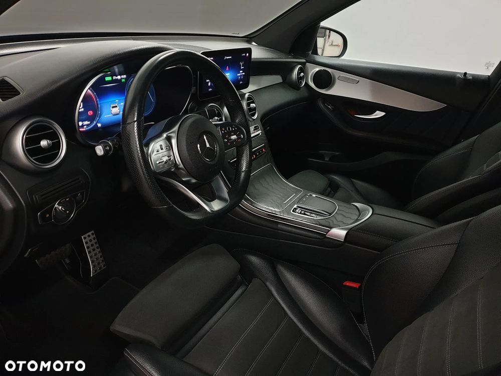 Mercedes-Benz GLC 300 de 4Matic 9G-TRONIC AMG Line Plus - 9