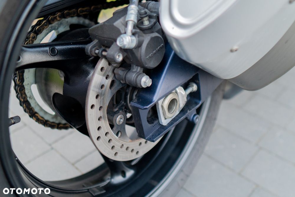 Suzuki GSX-R - 25