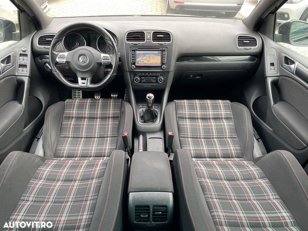 Volkswagen Golf - 5