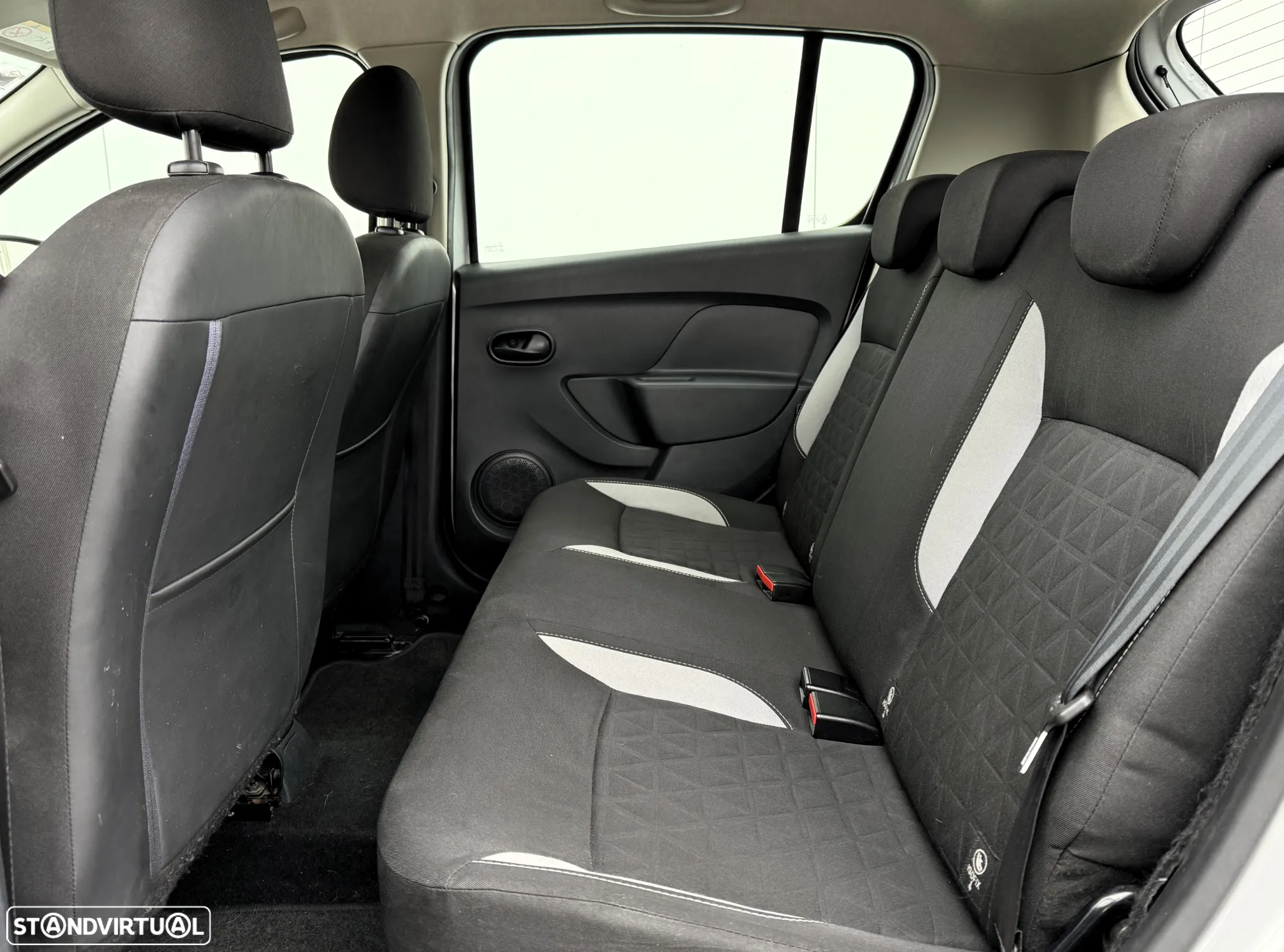 Dacia Sandero 1.5 dCi Stepway - 27