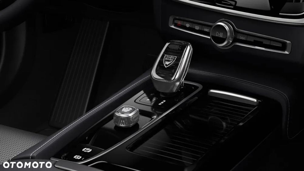 Volvo V90 T8 AWD Plug-In Hybrid Plus Dark - 12