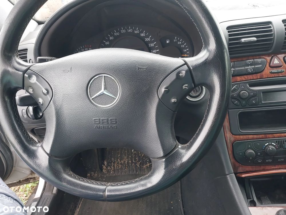 Mercedes-Benz Klasa C 180 T Kompressor Classic - 3