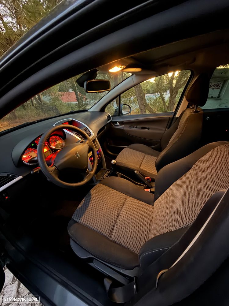 Peugeot 207 SW 1.6 HDi Premium - 15