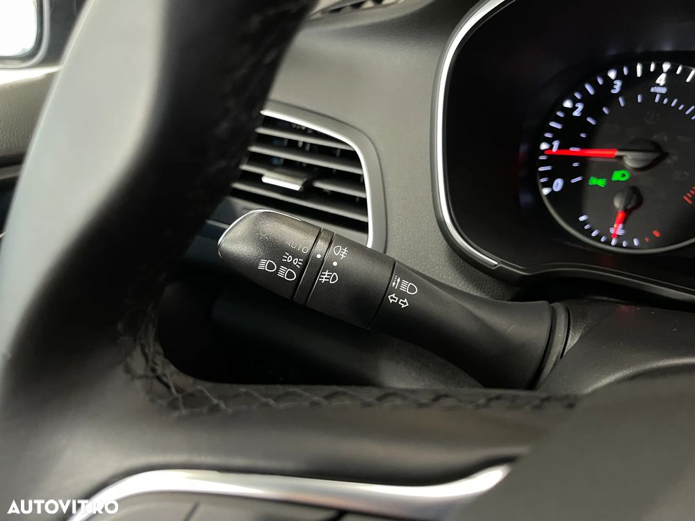 Renault Megane TCe 140 GPF Zen - 22