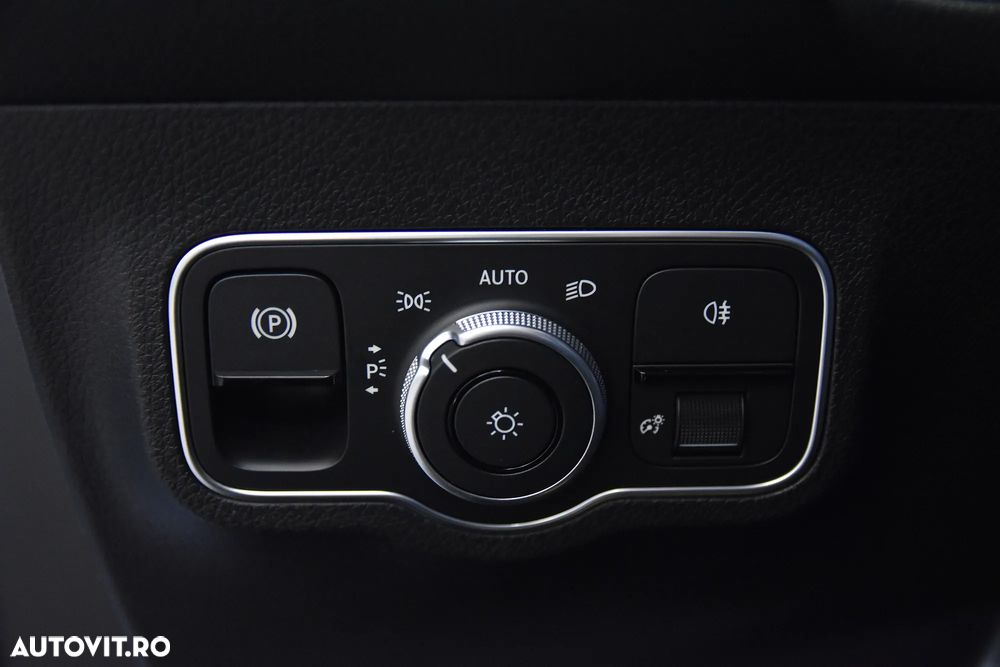 Mercedes-Benz GLB - 16