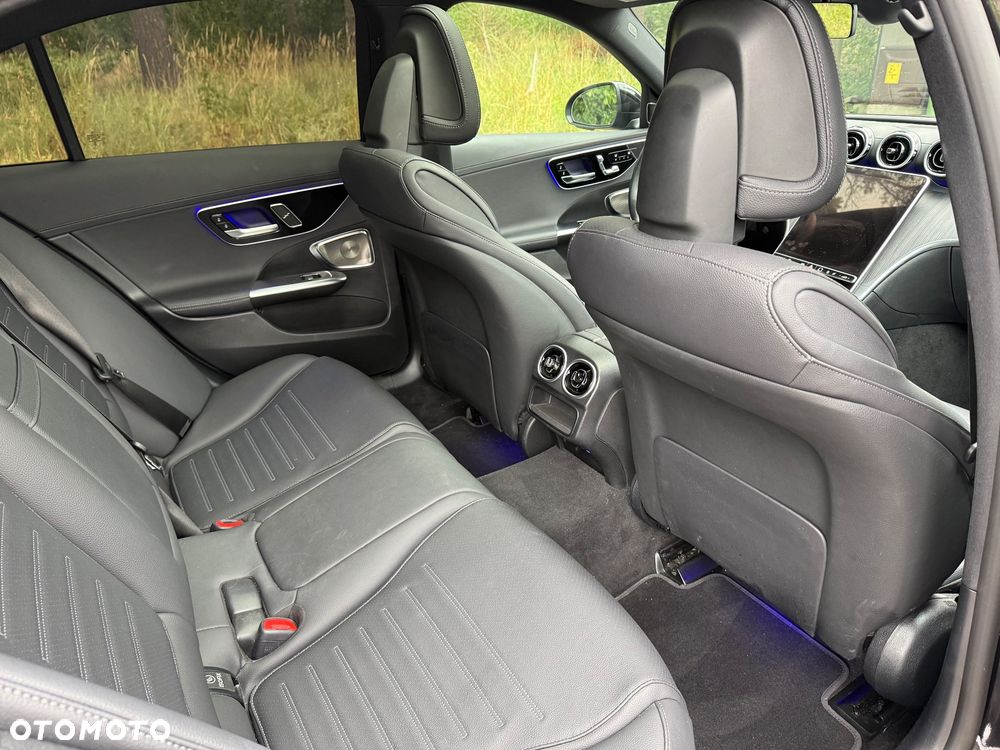 Mercedes-Benz Klasa C 300 mHEV AMG - 11