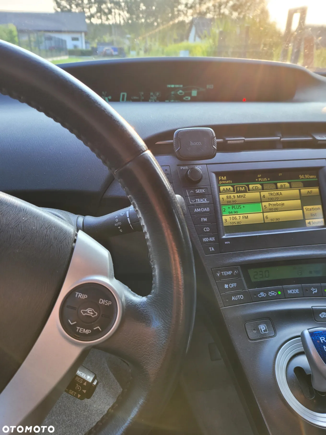 Toyota Prius (Hybrid) - 14
