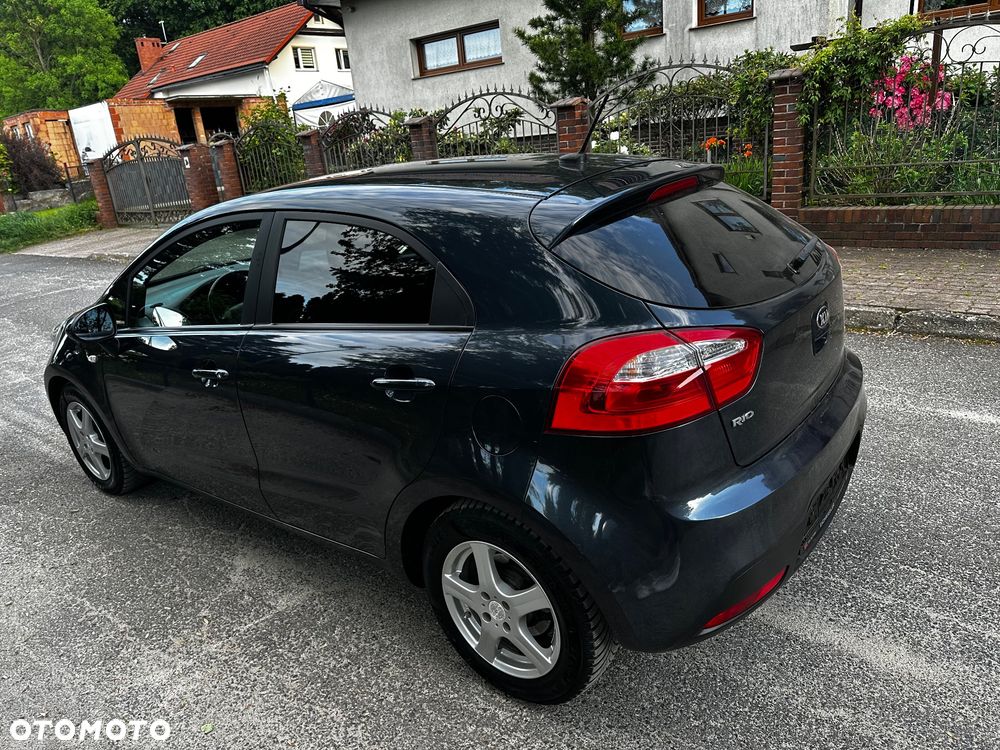 Kia Rio 1.2 Dream Team Edition - 10